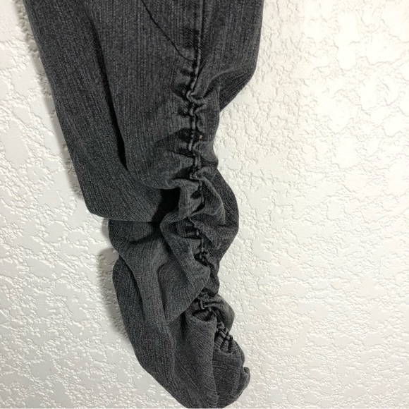 Bubblegum Black Jeans - Picture 5 of 7